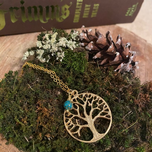 Gold tree of life necklace - Picture 2 of 5